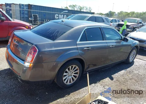 2013 Chrysler 300 Motown из США, поврежденный, VIN 2C3CCAAG5DH743300